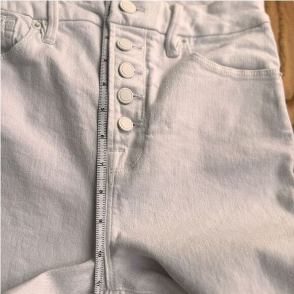 Good American Good Curve Cropped Button Fly Straight Leg Jeans - Picture 9 of 12